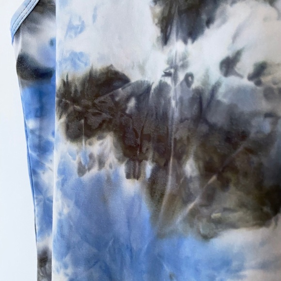 ✨SALE✨ (NEW) SWS Tie-Dye Tank Top - Picture 3 of 5